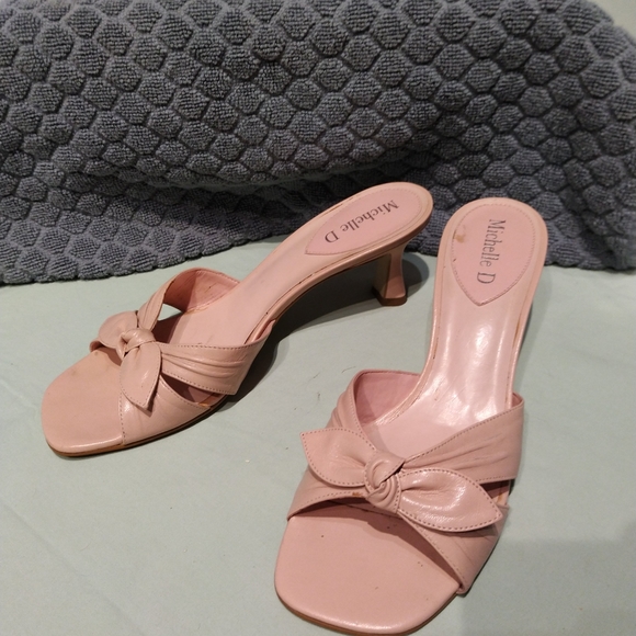 Shoes - Picture 3 of 8